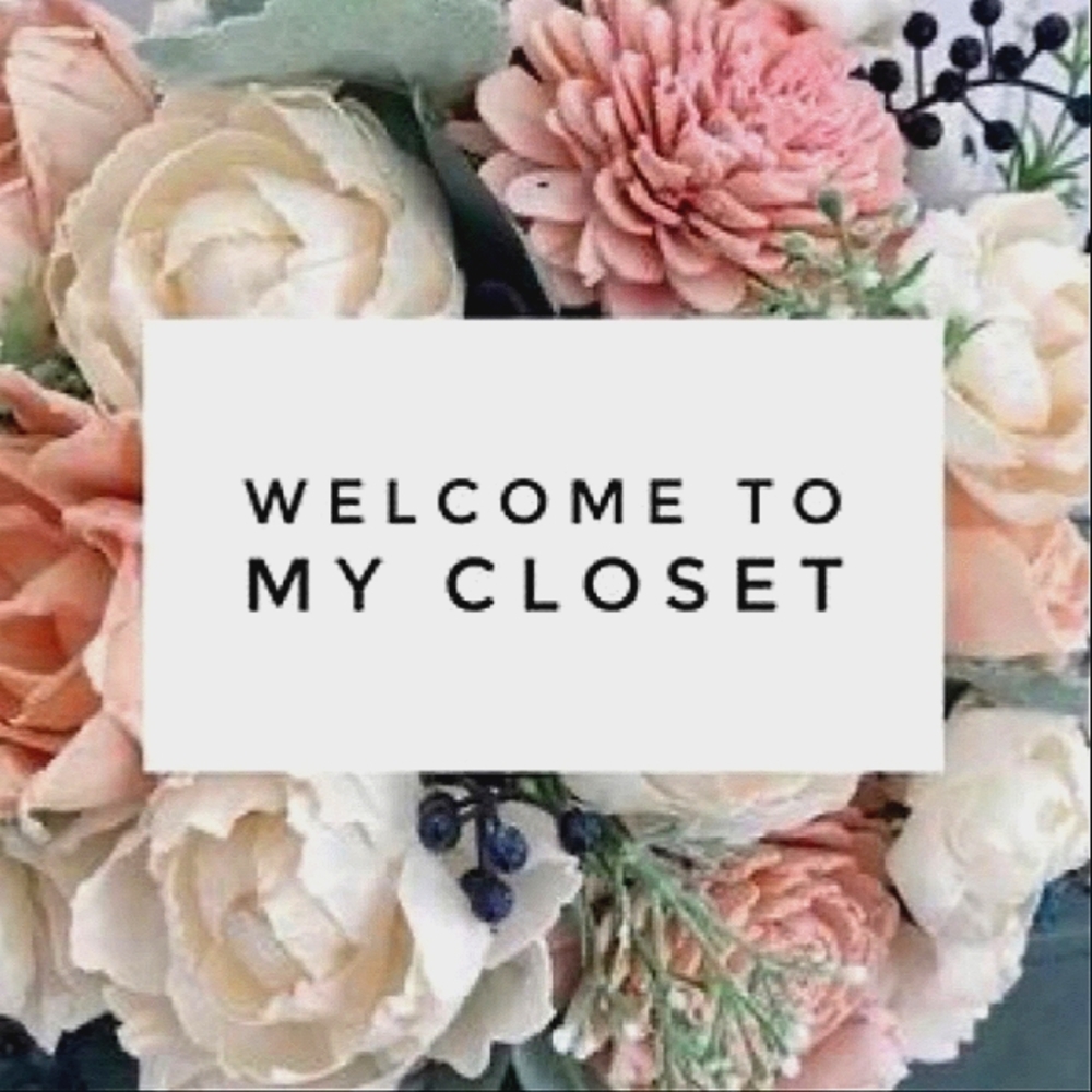 😀WELCOME TO MY LITTLE CLOSET ...FEEL FREE TO LOOK AROUND 🤗🤗🤗🤗🤗